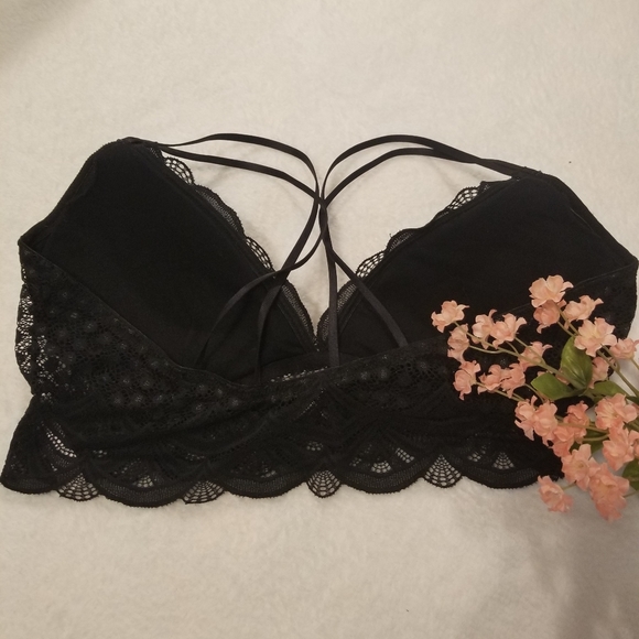 NWOT Black Lace Bralette - Picture 2 of 3
